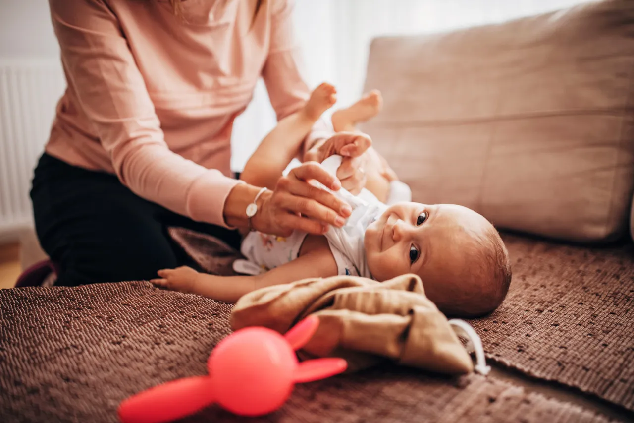 sposoby na uspokojenie niemowlaka, wsparcie rodziców skok rozwojowy