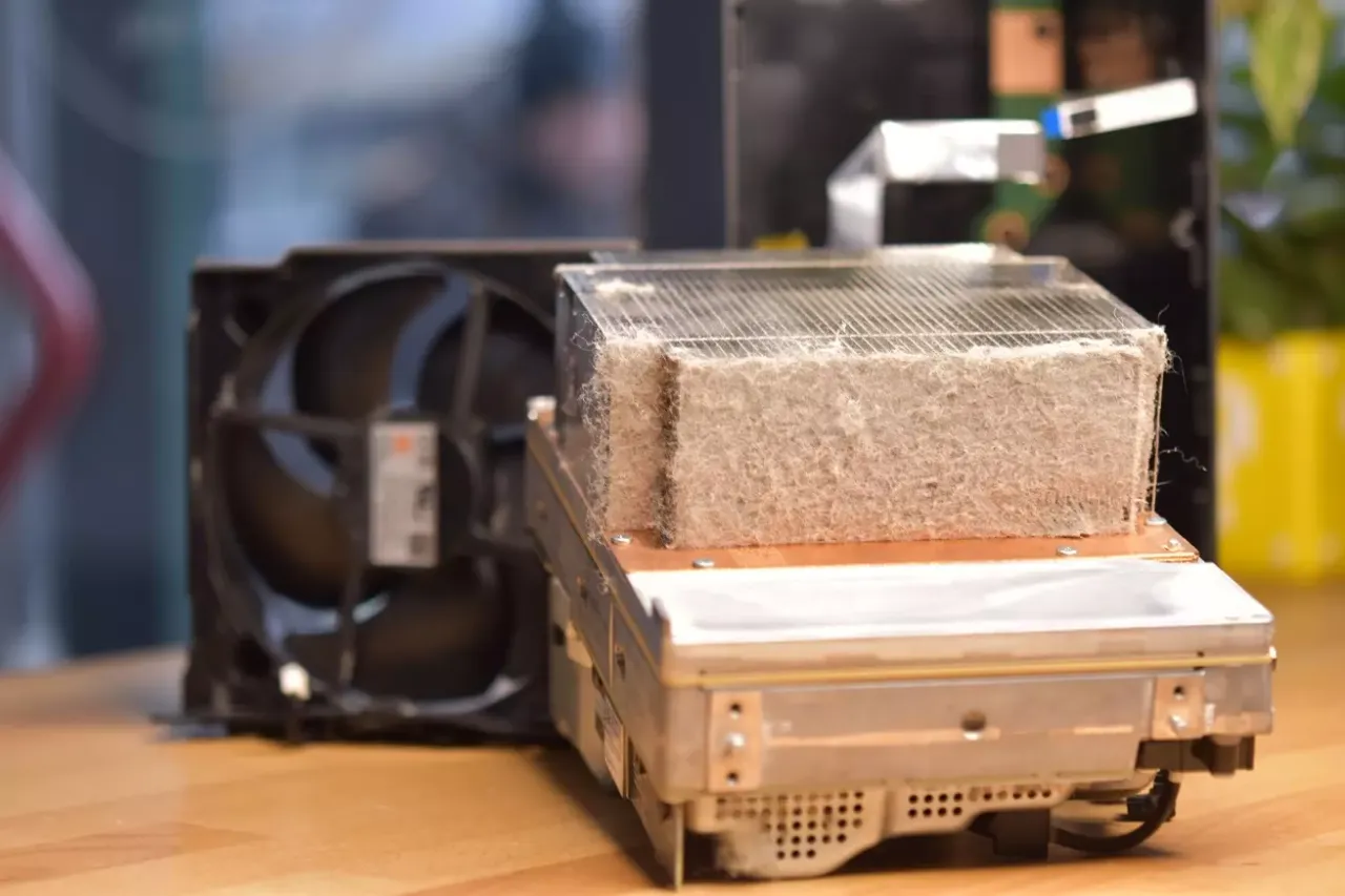 Zakurzony radiator wentylator Xbox Series X