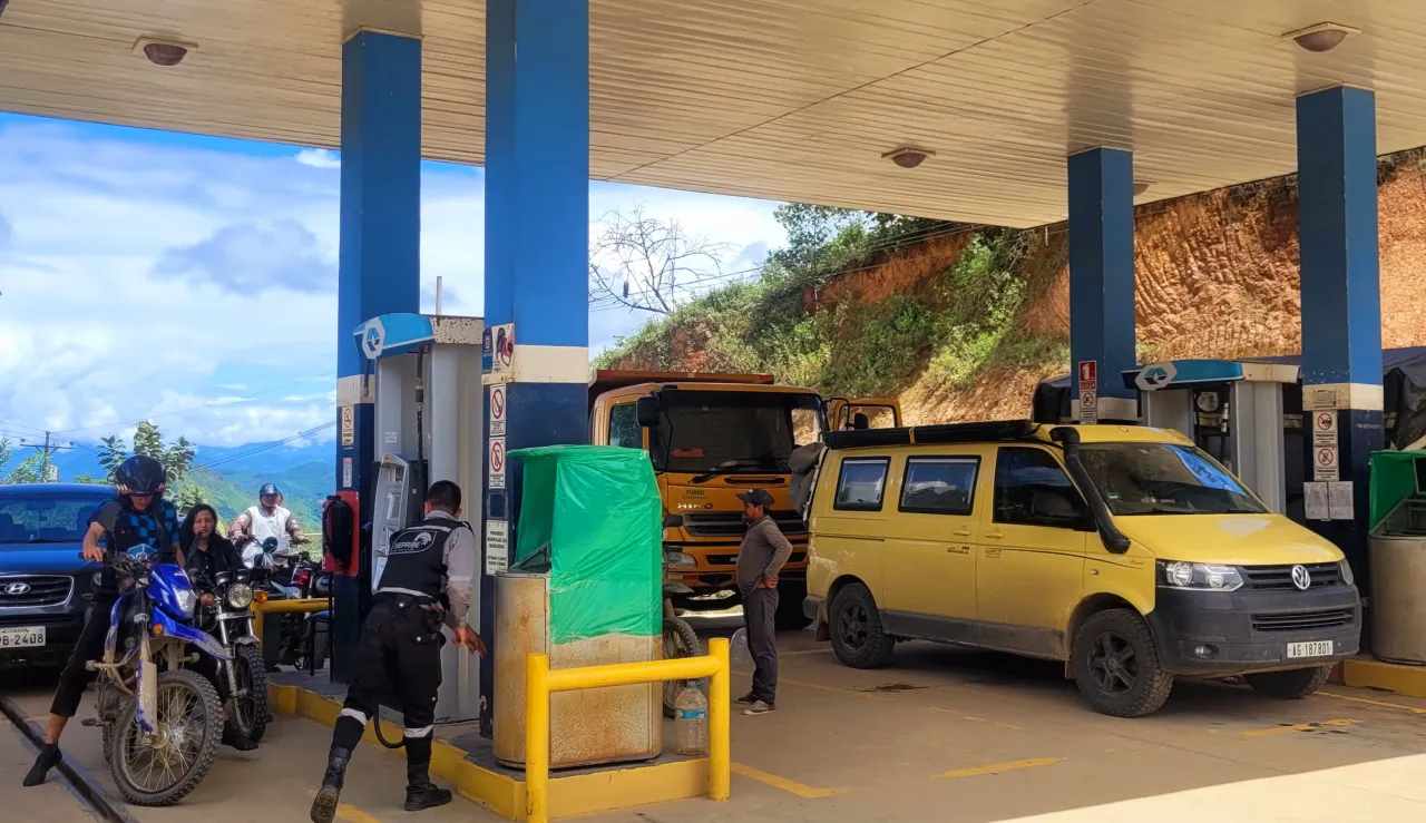 Tankstelle S&uuml;damerika verschiedene Kraftstoffe