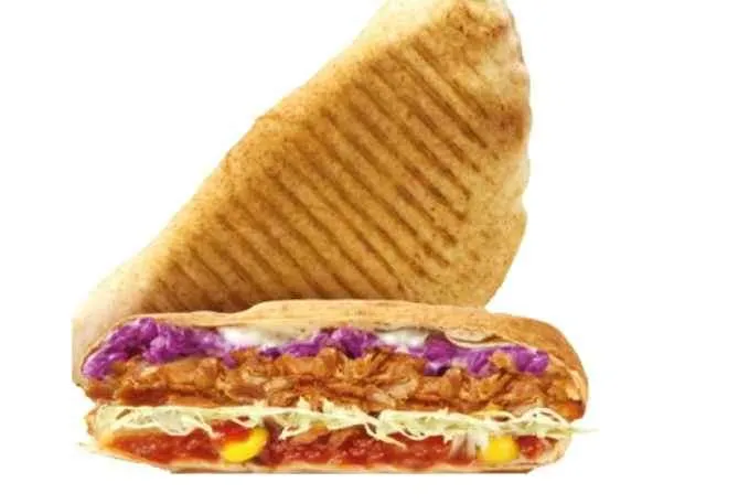 Puszysta pita z kieszonką, domowy chlebek kebab