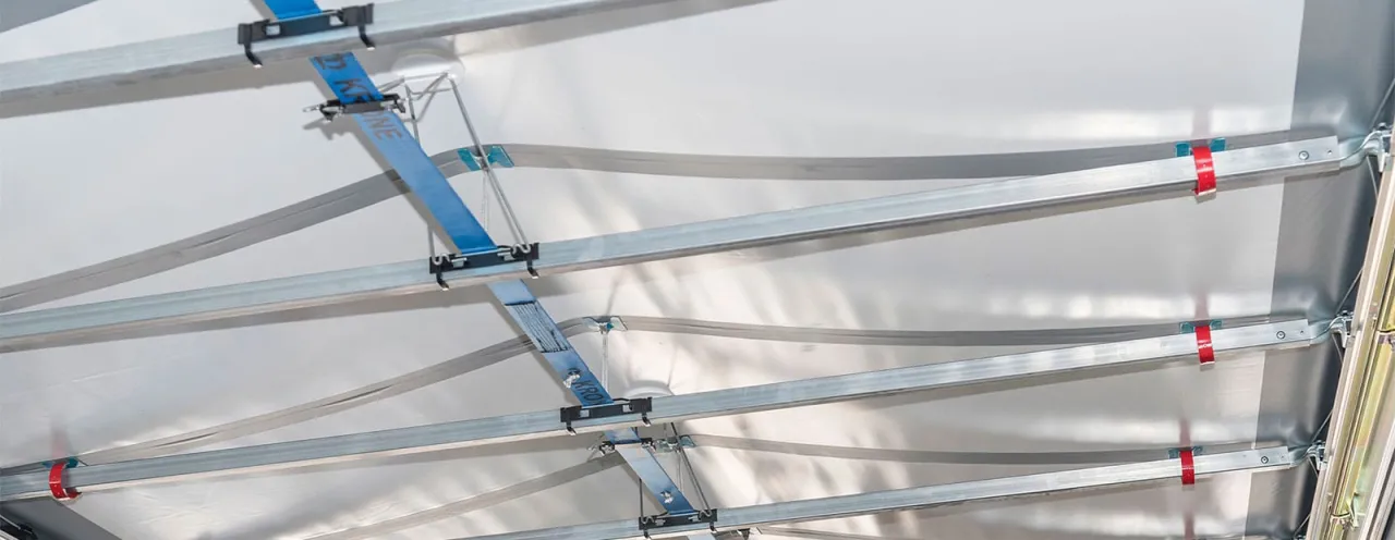 Zacinający się dach naczepy problemy