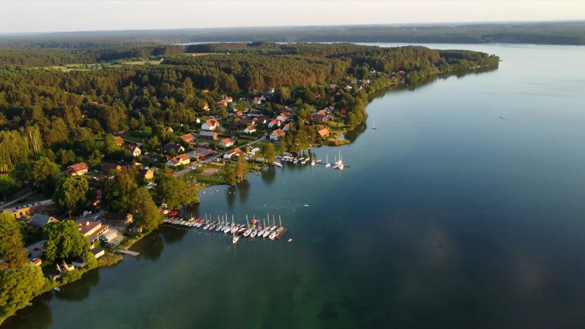 Jezioro Pluszne krajobraz z lotu ptaka