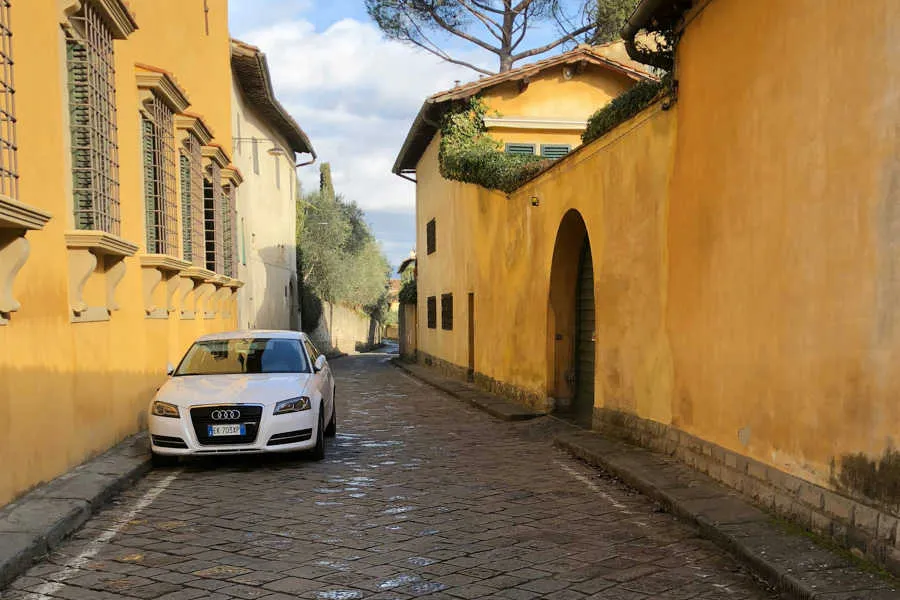 przygotowanie samochodu do podr&oacute;ży Włochy