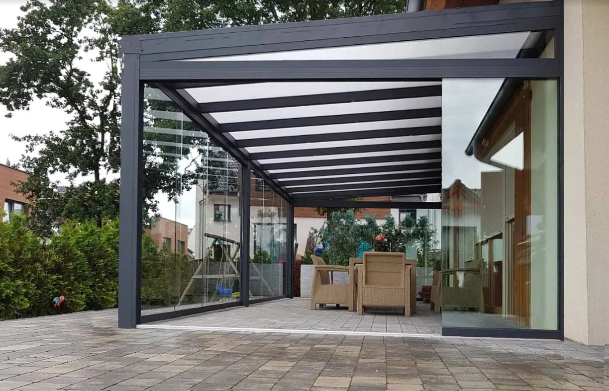 Prawidłowy montaż poliwęglanu na zadaszenie tarasu