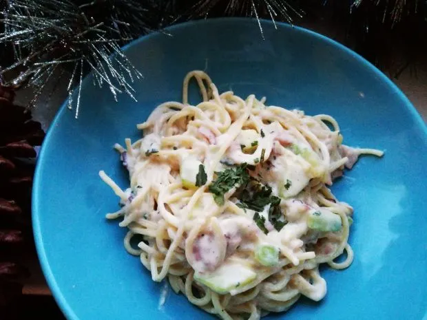 fit carbonara z cukinią i indykiem