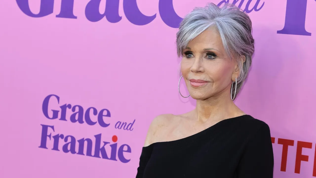 Kurzhaarfrisuren d&uuml;nnes graues Haar Volumen