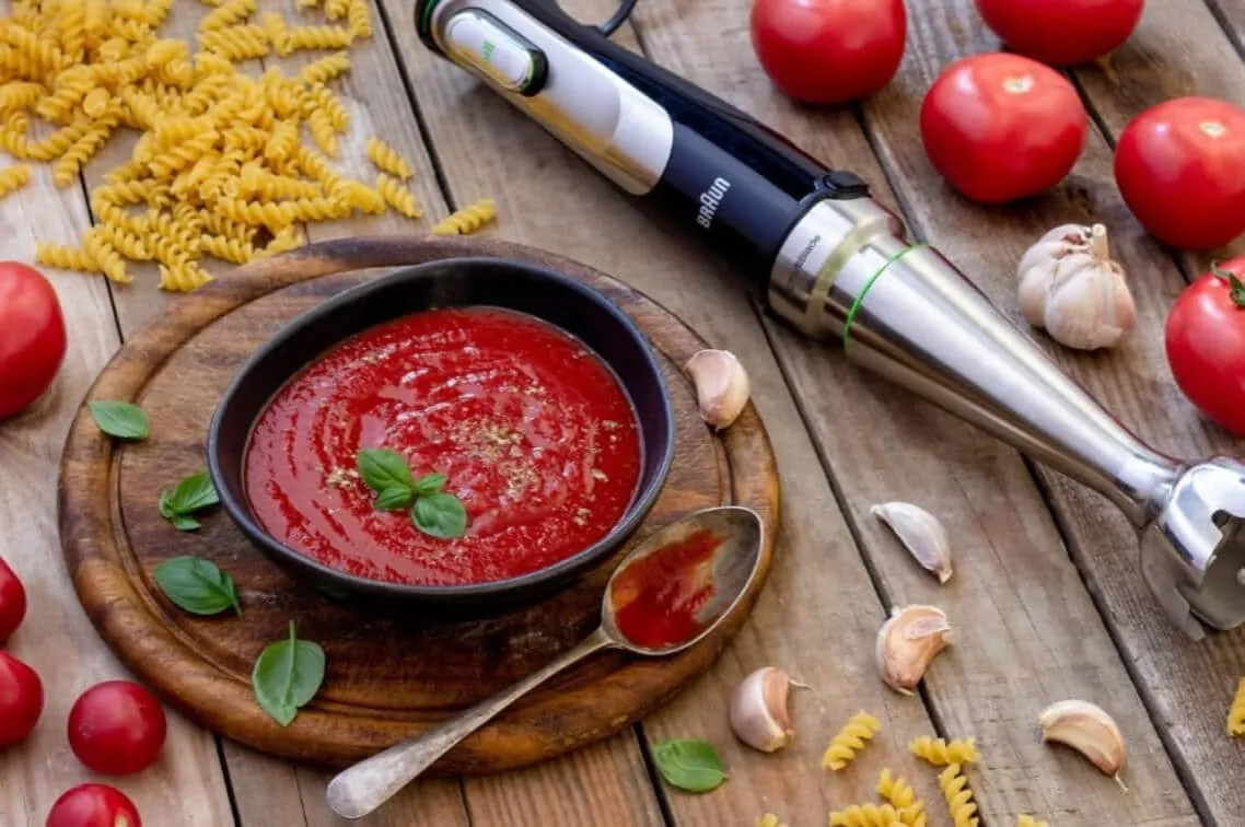 Klasyczny sos pomidorowy do spaghetti