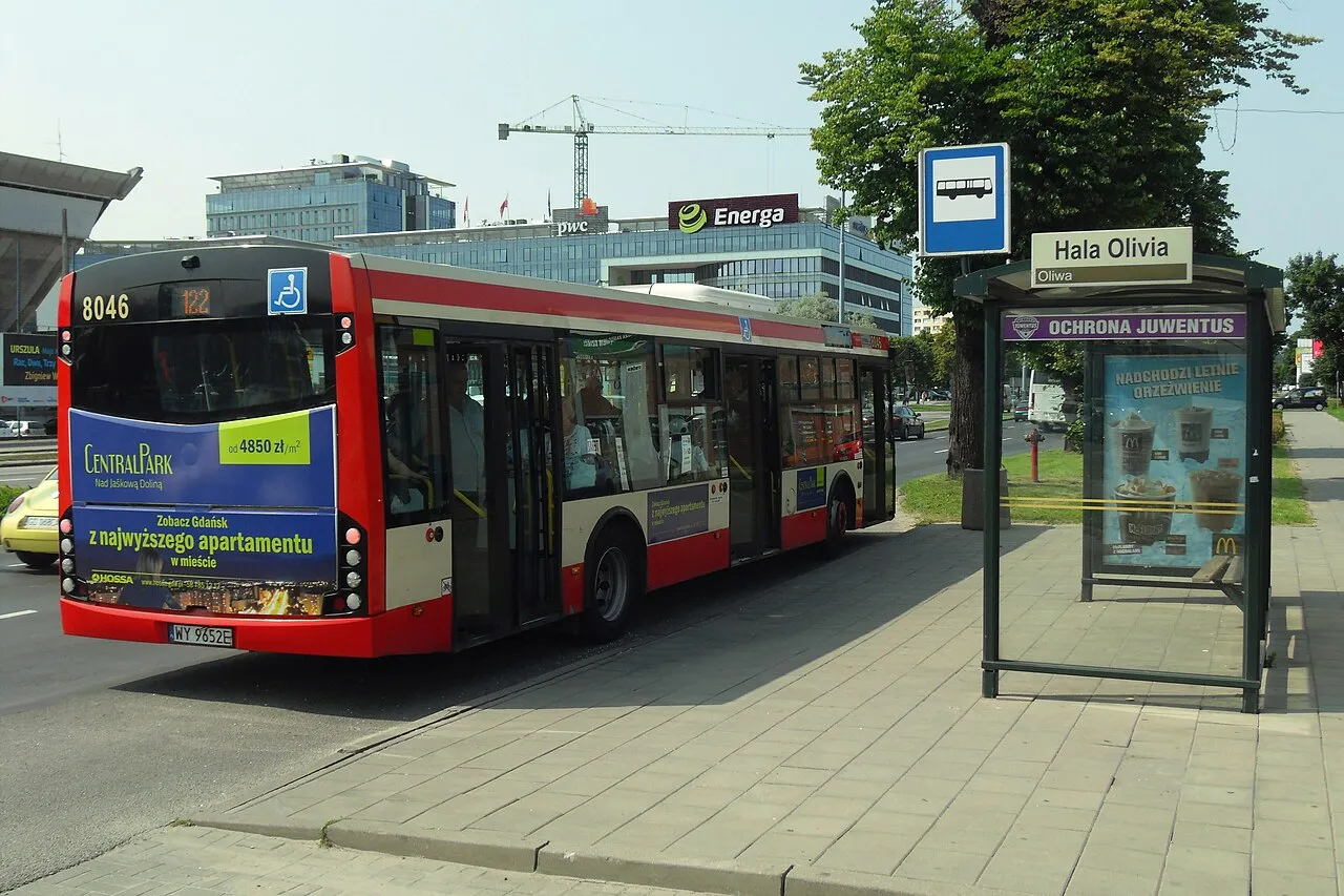 Przystanek ZTM Hala Olivia 01