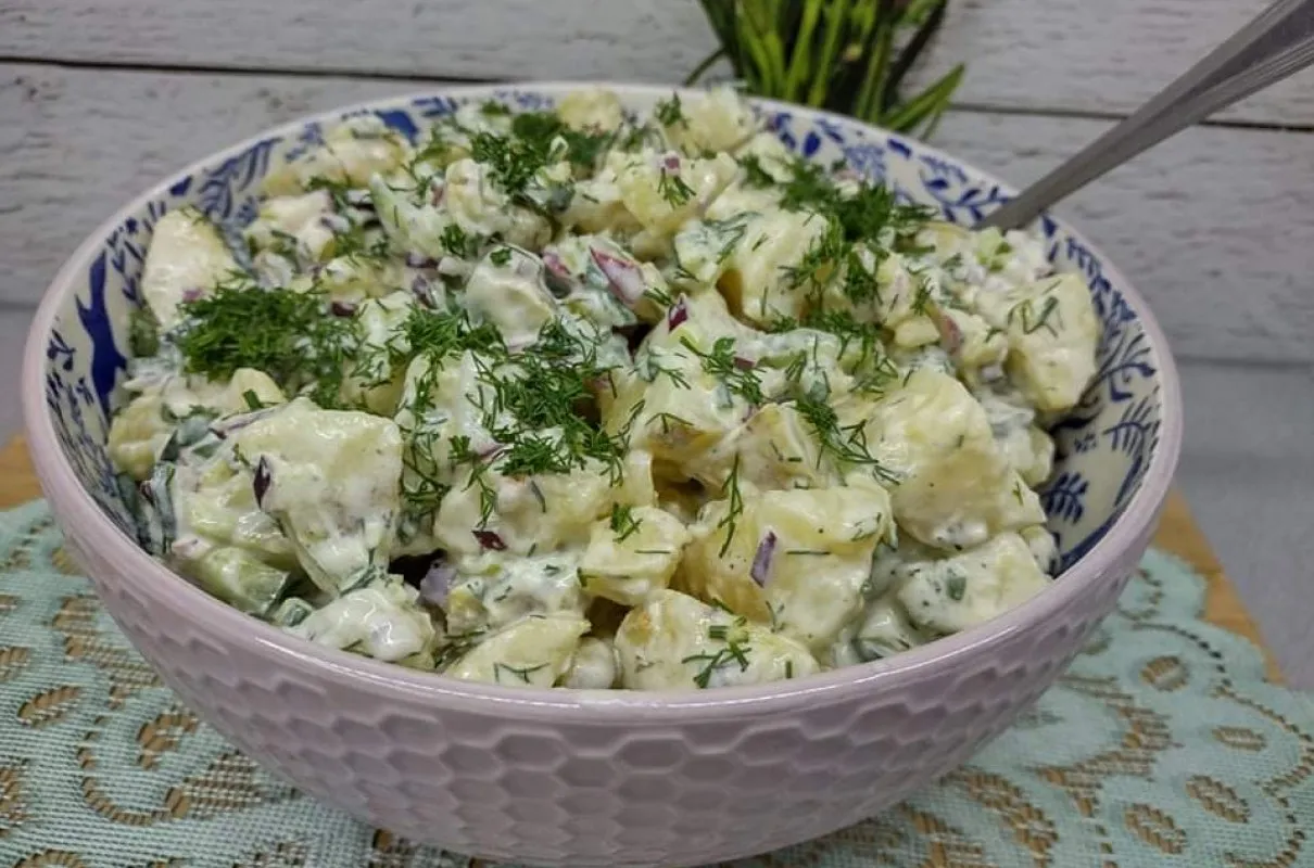 Dopasowanie sałatki do mięsa z grilla