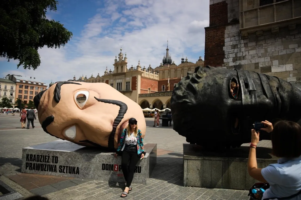 Eros Bendato Krak&oacute;w Rynek Gł&oacute;wny szczeg&oacute;ły