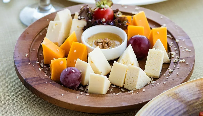 Deska ser&oacute;w Parmigiano Reggiano