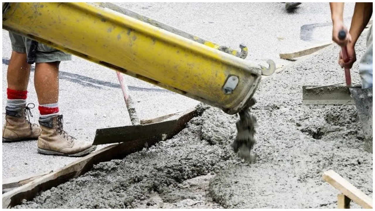 podlewanie wylewki betonowej