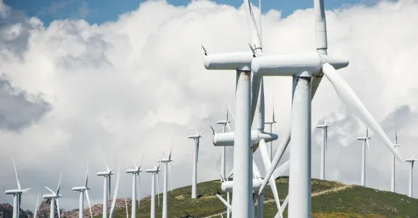 Zdjęcie Ile kosztuje elektrownia wiatrowa? Zaskakujące koszty i oszczędności
