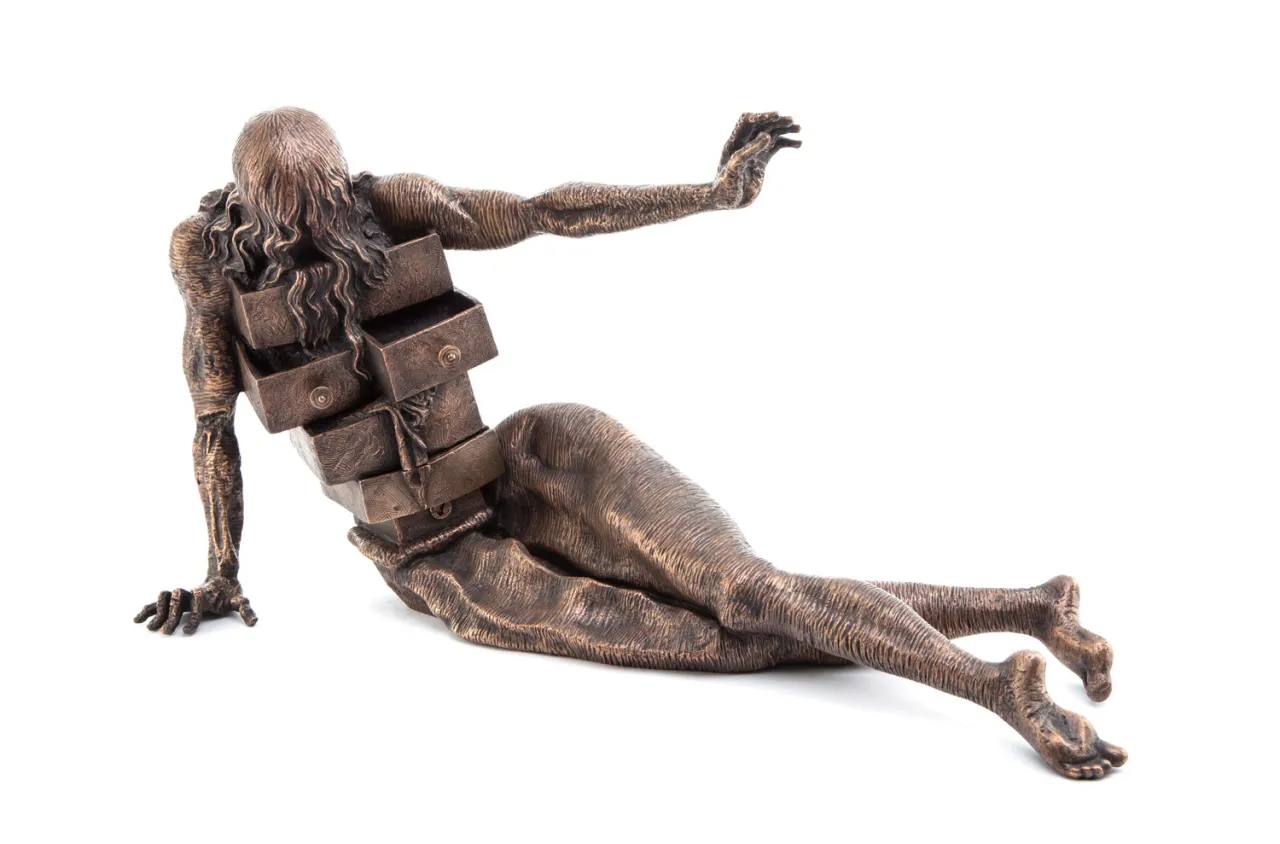 Rzeźba materiały i odczucie masy