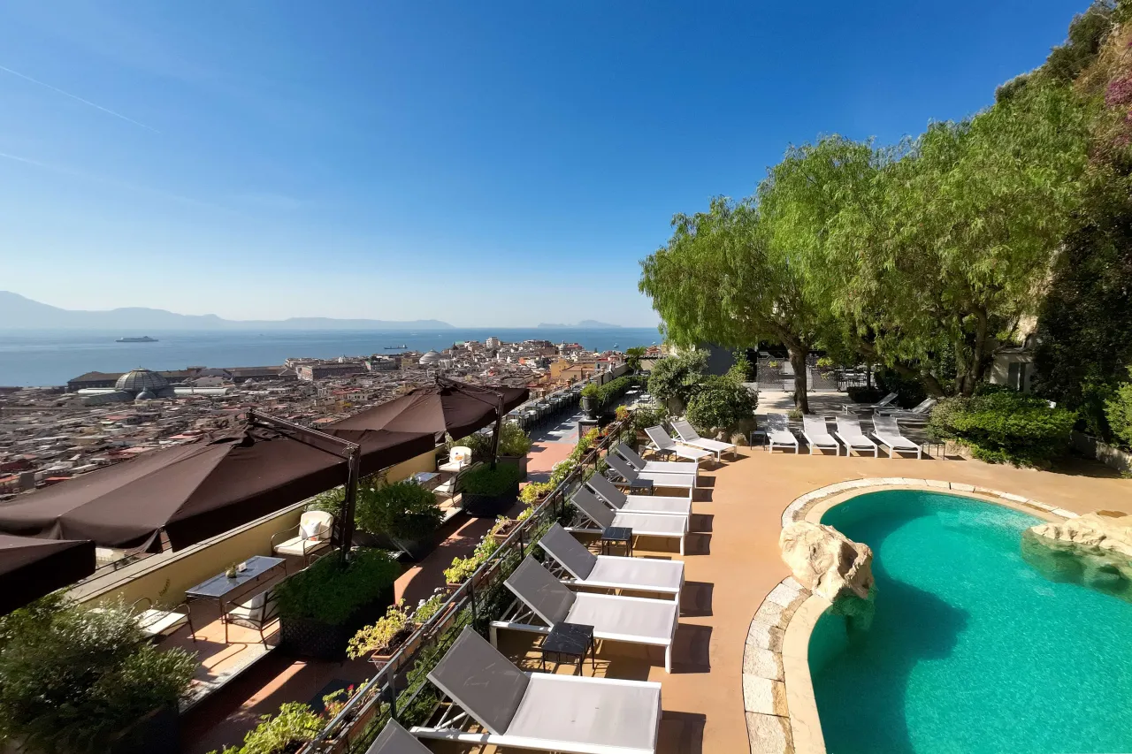 Hotel San Francesco al Monte piscina panoramica scavata nella roccia