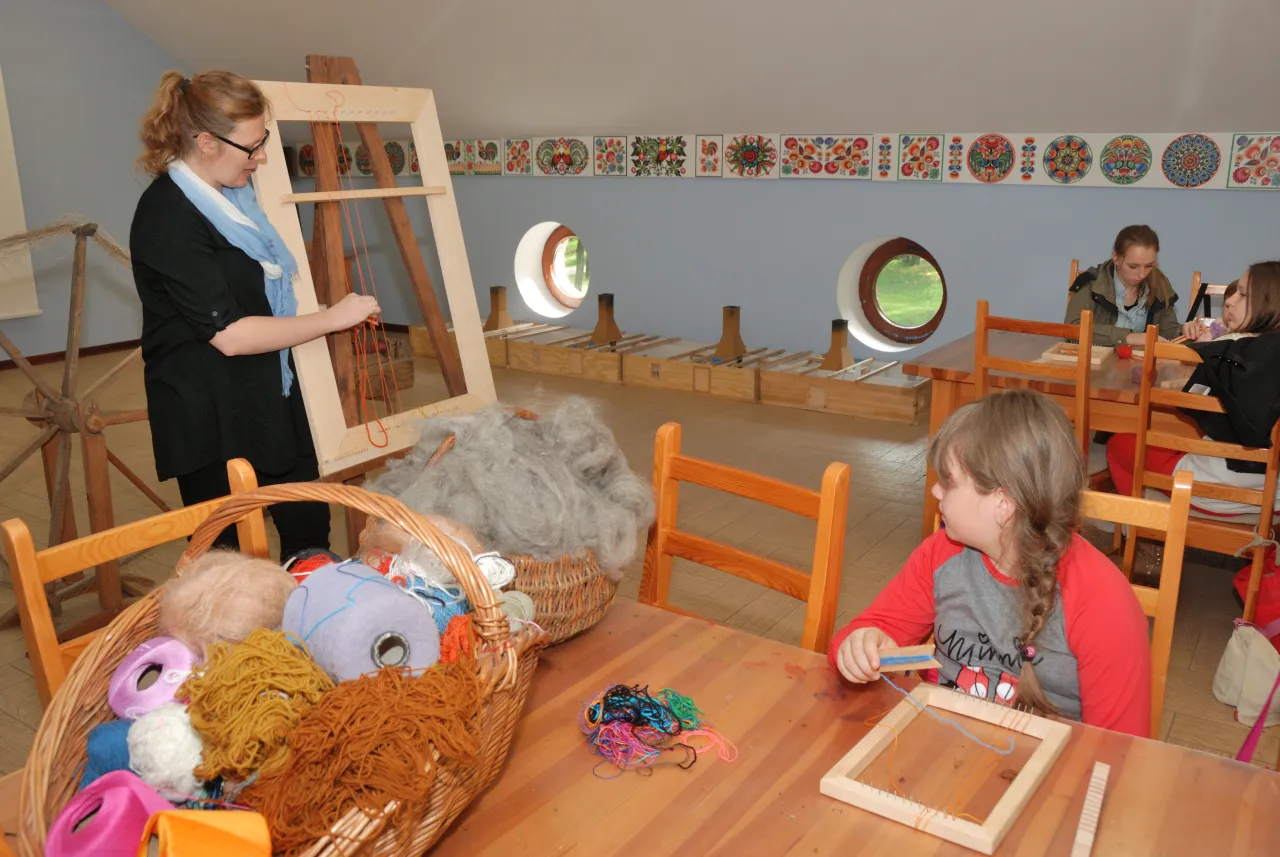 Dzieci w skansenie warsztaty