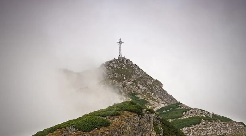 Zdjęcie Giewont - jak wysoki jest w porównaniu do schroniska w Dolinie Pięciu Stawów?