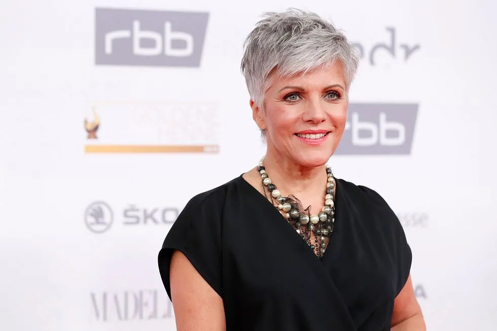 kurzhaarfrisuren graue haare gesichtsform