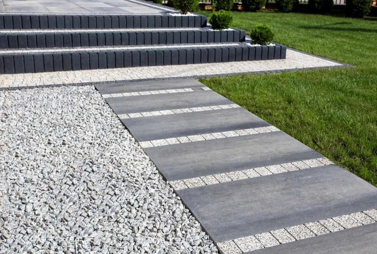 zastosowania żwiru w ogrodzie i na podjeździe