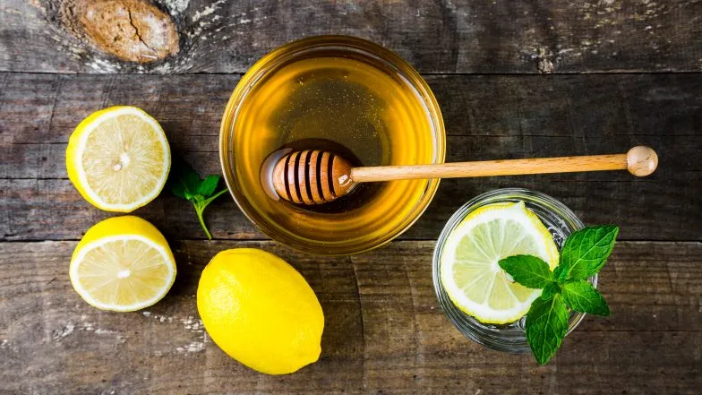 Domowy izotonik cytrynowy składniki i gotowy napój