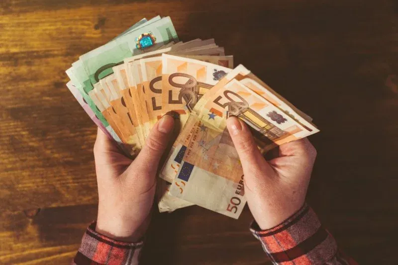 Zdjęcie Ile zarabia elektryk w Austrii? Zaskakujące fakty o wynagrodzeniach