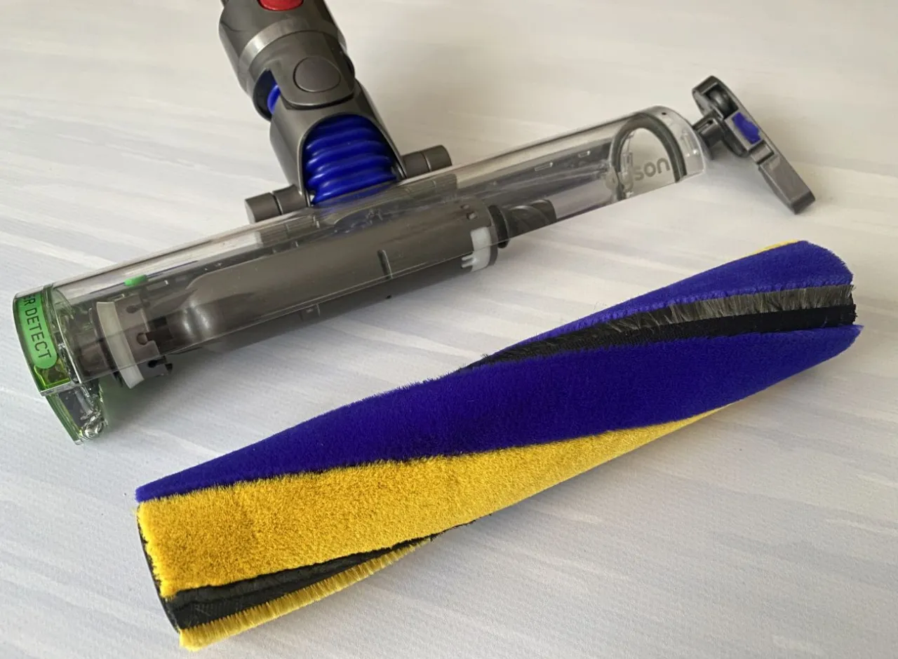 Dyson V15 elektroszczotka Laser Slim Fluffy czyszczenie