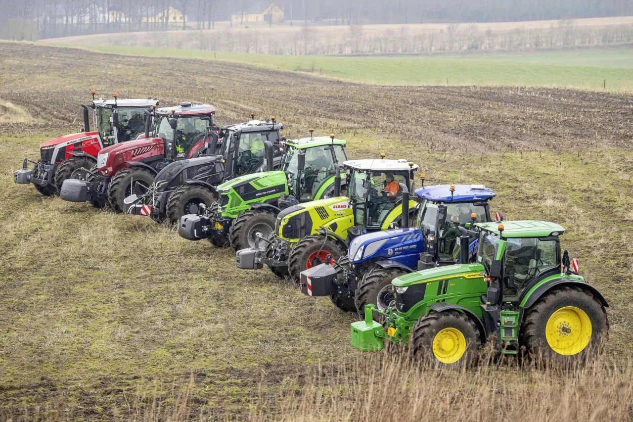 r&oacute;żne typy ciągnik&oacute;w rolniczych waga por&oacute;wnanie