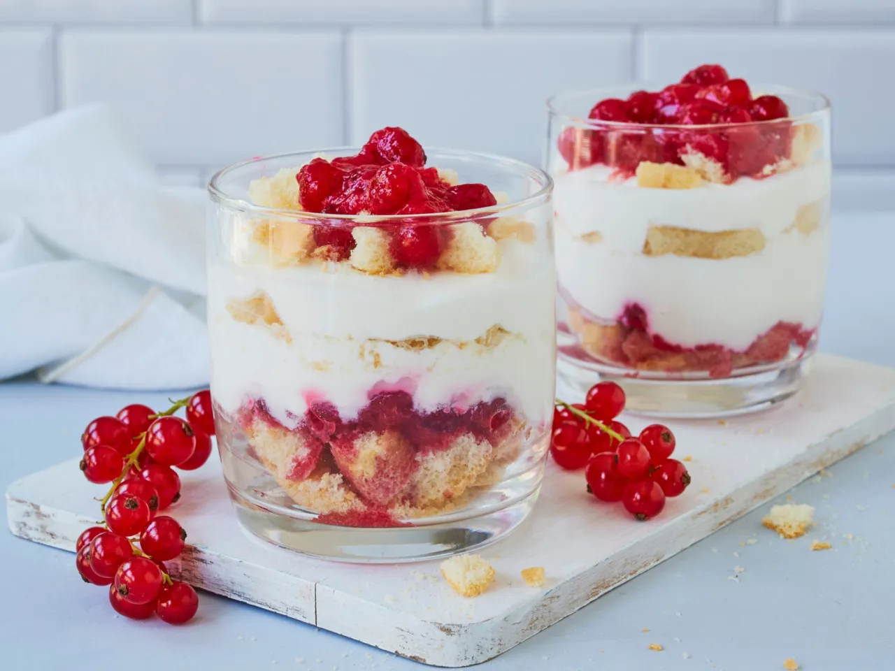 schnelles Johannisbeer Schichtdessert Glas