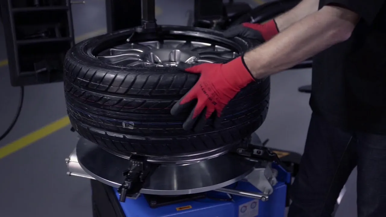 demontaż opony run flat maszyna