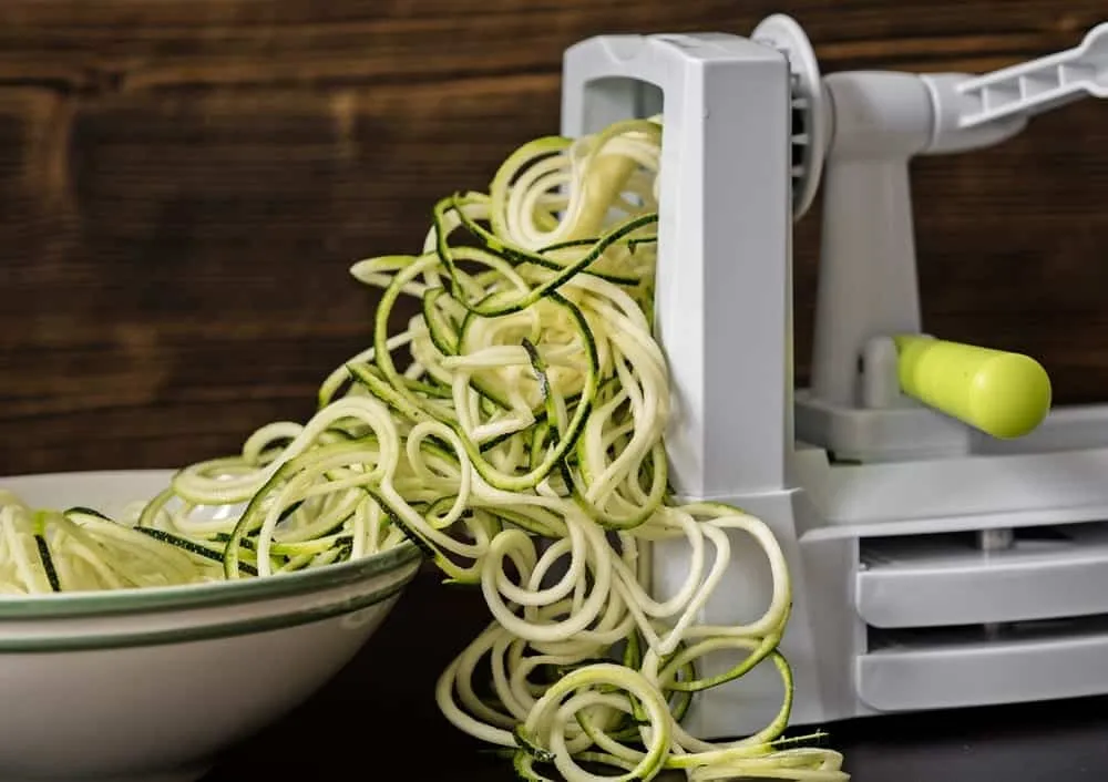 jak zrobić makaron z cukinii spiralizer obieraczka