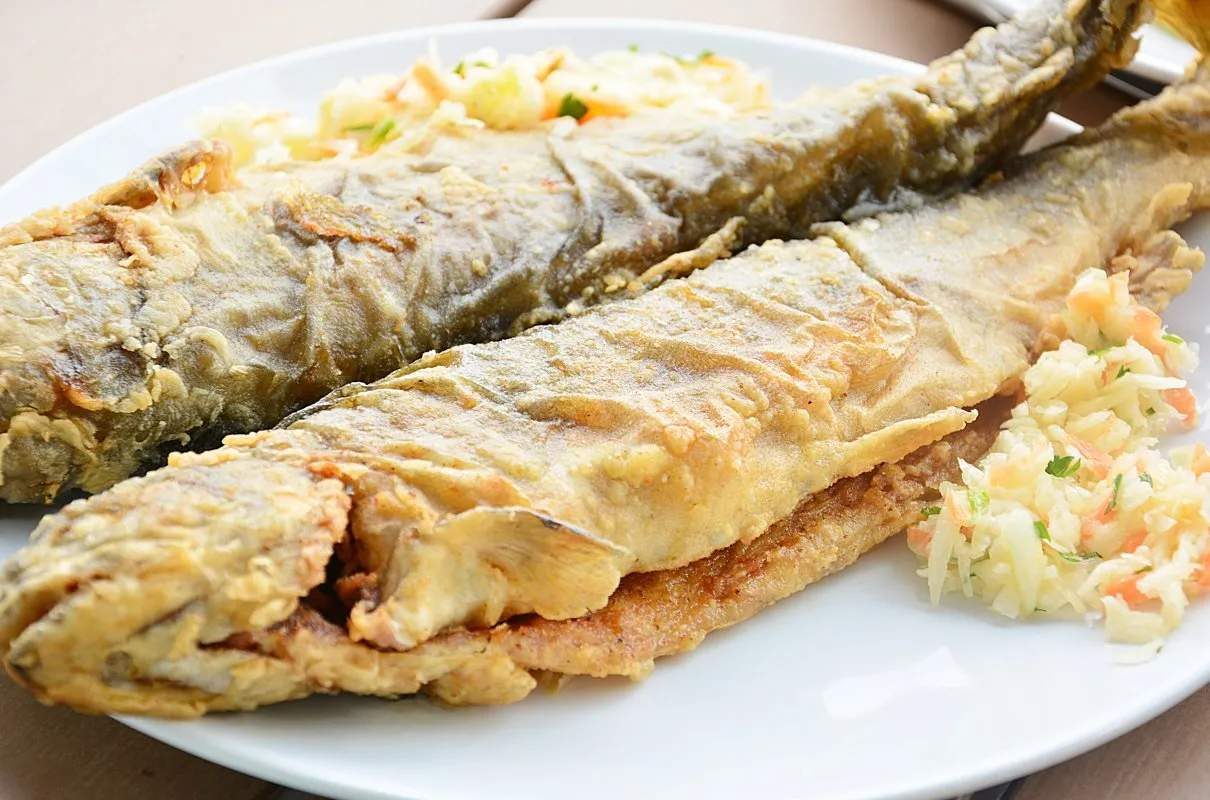 Pstrąg tęczowy na grillu, pstrąg potokowy smażony