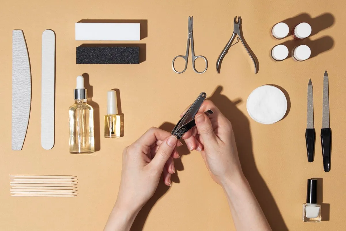 zestaw do manicure żelowego w domu