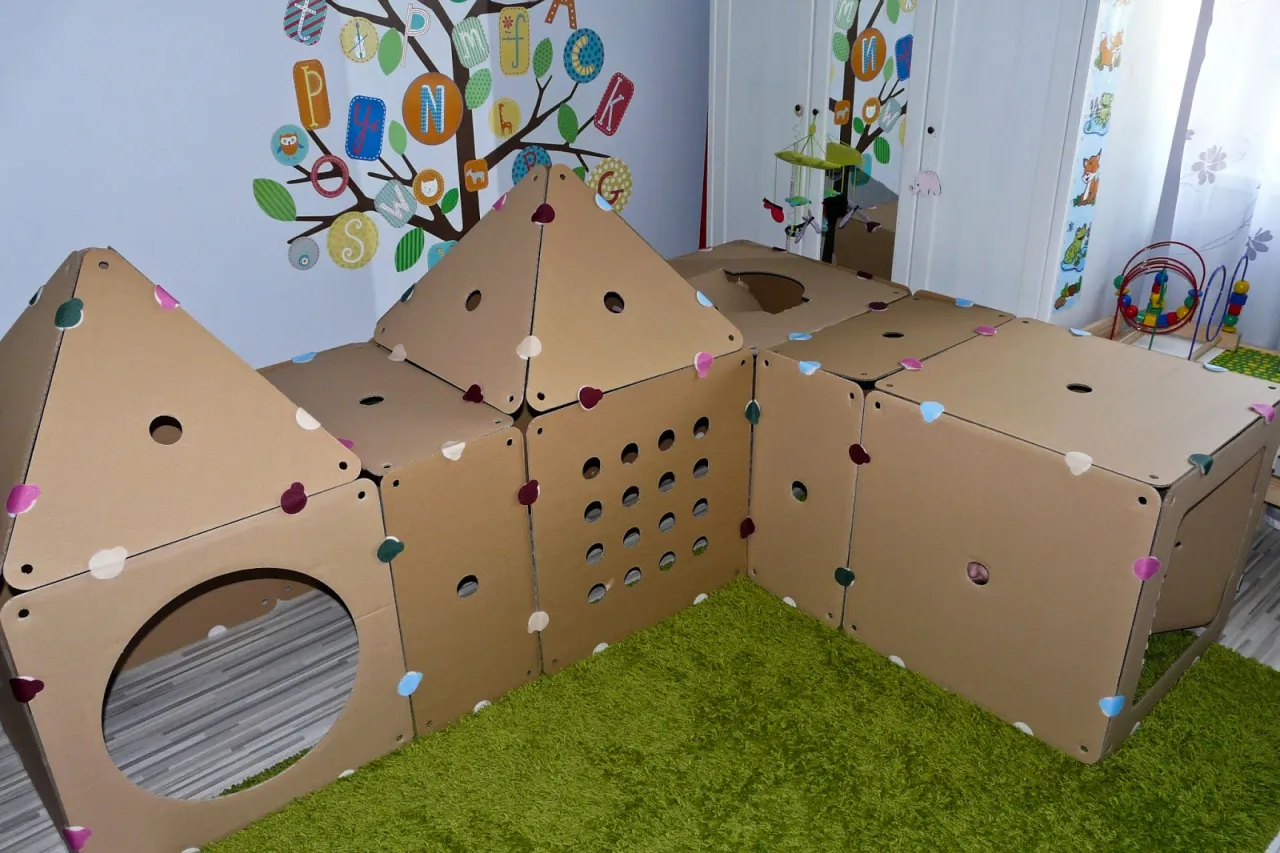 Duże konstrukcje z kartonu dla dzieci