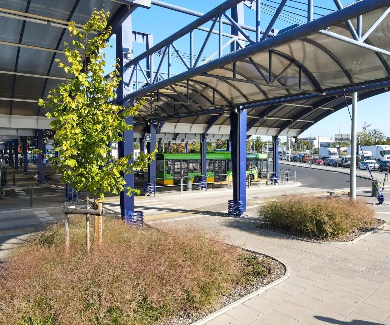 Dworzec Autobusowy Rataje Poznań g&oacute;rna płyta tablice odjazd&oacute;w