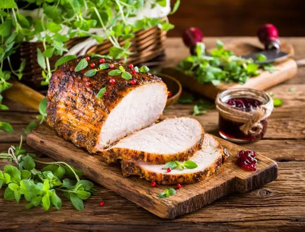 Zdjęcie Jak idealnie piec schab w piekarniku w naczyniu, by był soczysty