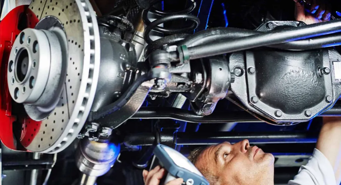 Zdjęcie Objawy uszkodzonej maglownicy, które mogą kosztować cię fortunę