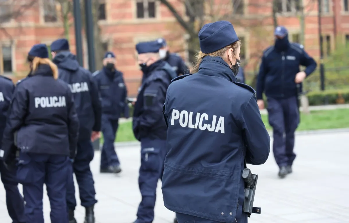 Zdjęcie Emerytura policjanta po 20 latach służby: Zaskakujące zasady naliczania świadczeń