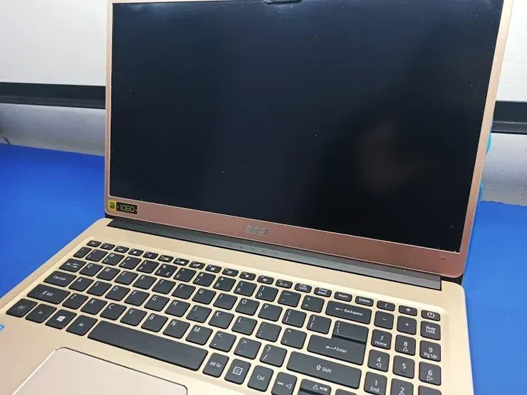 Zdjęcie Jak łatwo i szybko wyłączyć monitor w laptopie - praktyczne porady