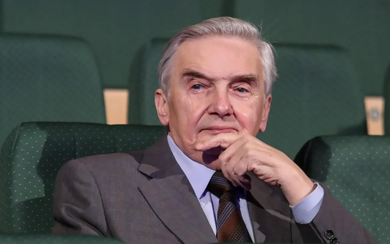 Zdjęcie Jeden z dziesięciu na jakim programie? Odkryj aktualne emisje i zmiany