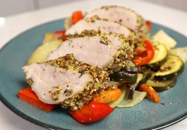 Zdjęcie Jak długo piec polędwiczki wieprzowe w rękawie, aby były soczyste?