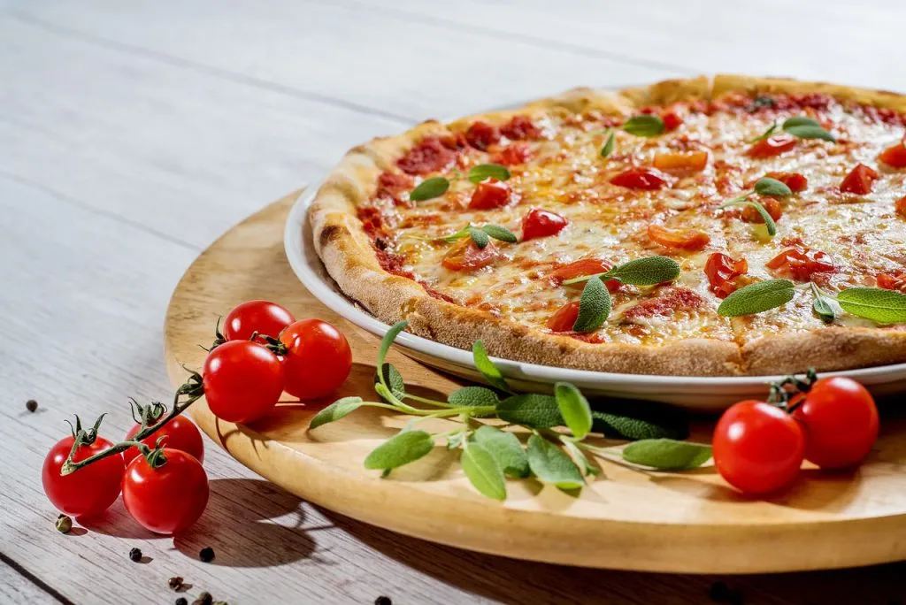 Zdjęcie Kiedy powstała pizza? Historia włoskiego przysmaku od A do Z