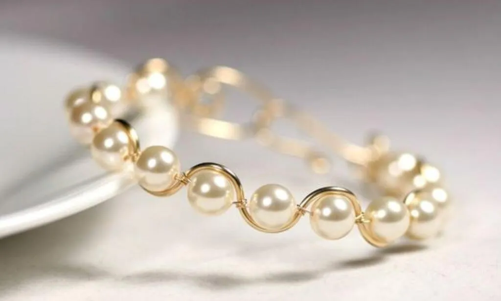 Zdjęcie Jak zrobić biżuterię z drutu - prosty sposób na piękne projekty