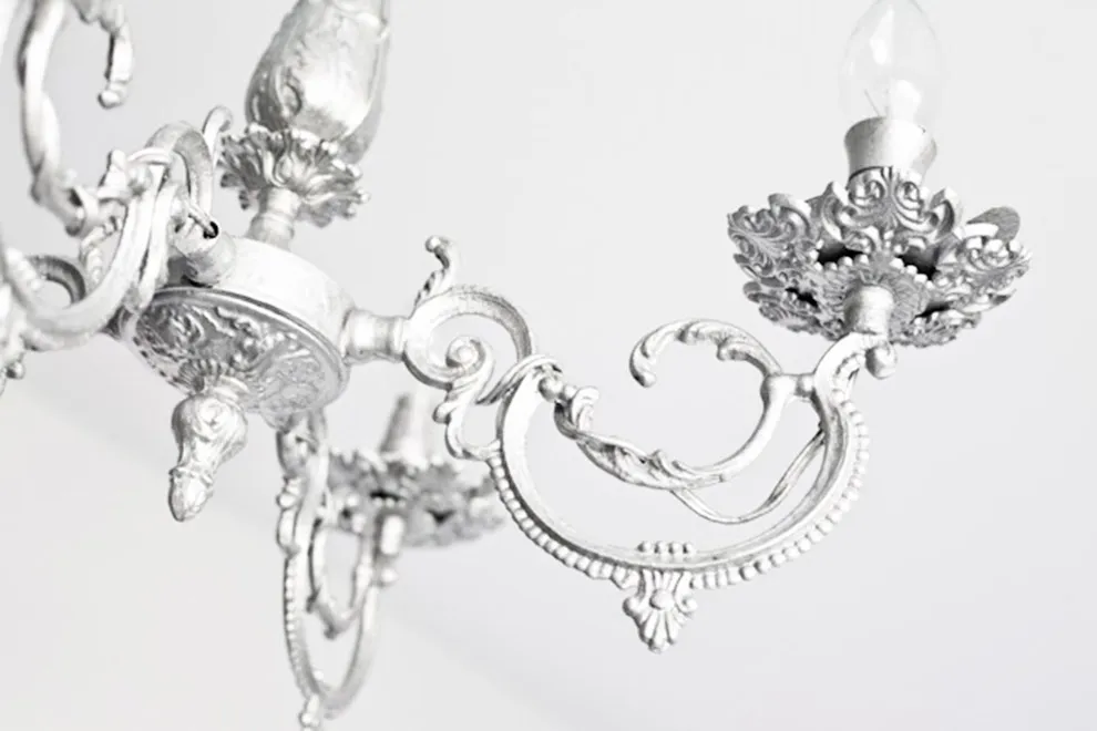 Zdjęcie Jak przerobić stary żyrandol na nowoczesny element dekoracyjny?