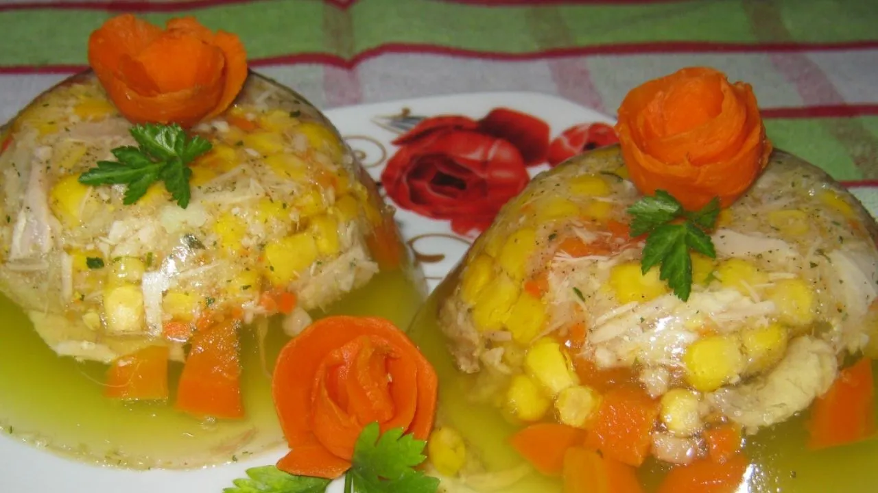 Zdjęcie Prosty przepis na galaretkę drobiową, która zachwyci gości