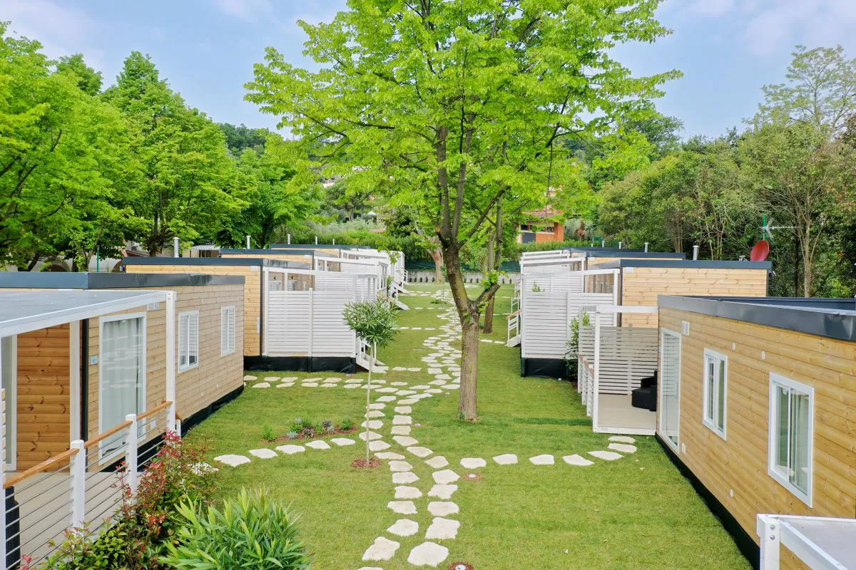 Zdjęcie Czym jest parcela na kempingu? Wszystko, co musisz wiedzieć