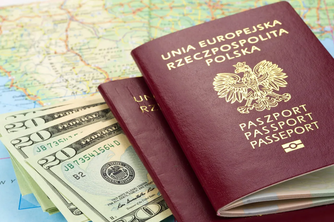 Zdjęcie Jak odebrać paszport w Polsce - uniknij problemów i zbędnych opóźnień