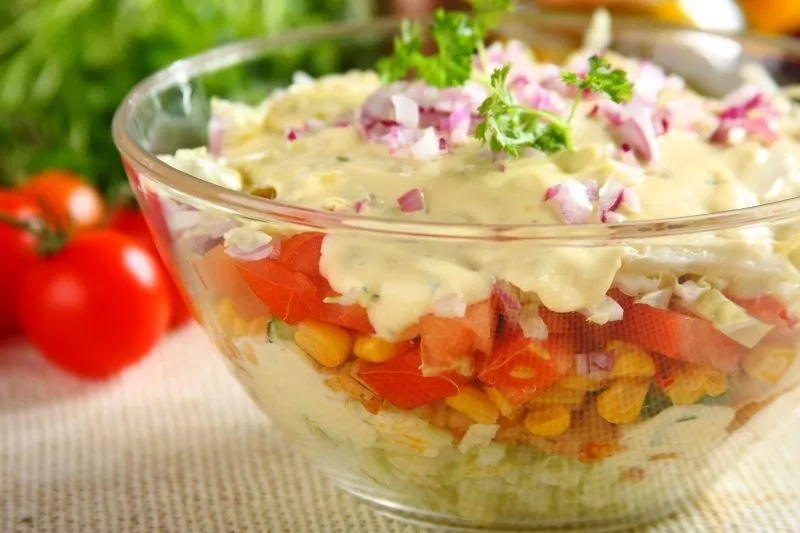 Zdjęcie Jak zrobić sałatkę gyros - łatwy przepis na pyszną sałatkę