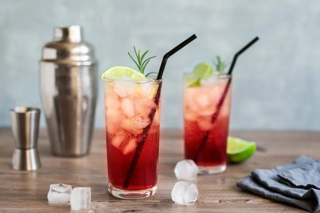 Zdjęcie Najlepsze drinki z grenadiną, które zaskoczą Twoich gości