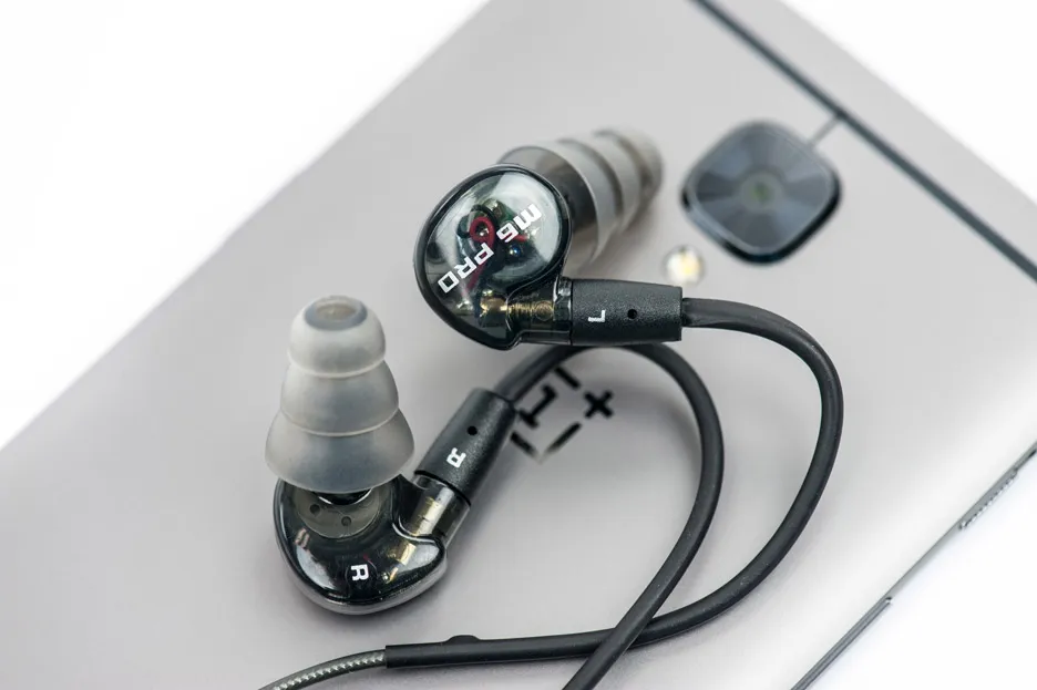 Zdjęcie Słuchawki MEE Audio - Czy MEE Audio M6 to dobre słuchawki dla ciebie?