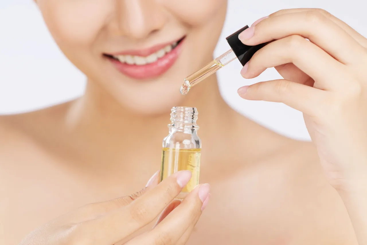 Zdjęcie Czy serum do twarzy można stosować codziennie? Odkryj prawdę o bezpieczeństwie